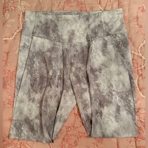 All In Motion tights. Fit like Lululemon Fast and Free. Size Large. Grey & white